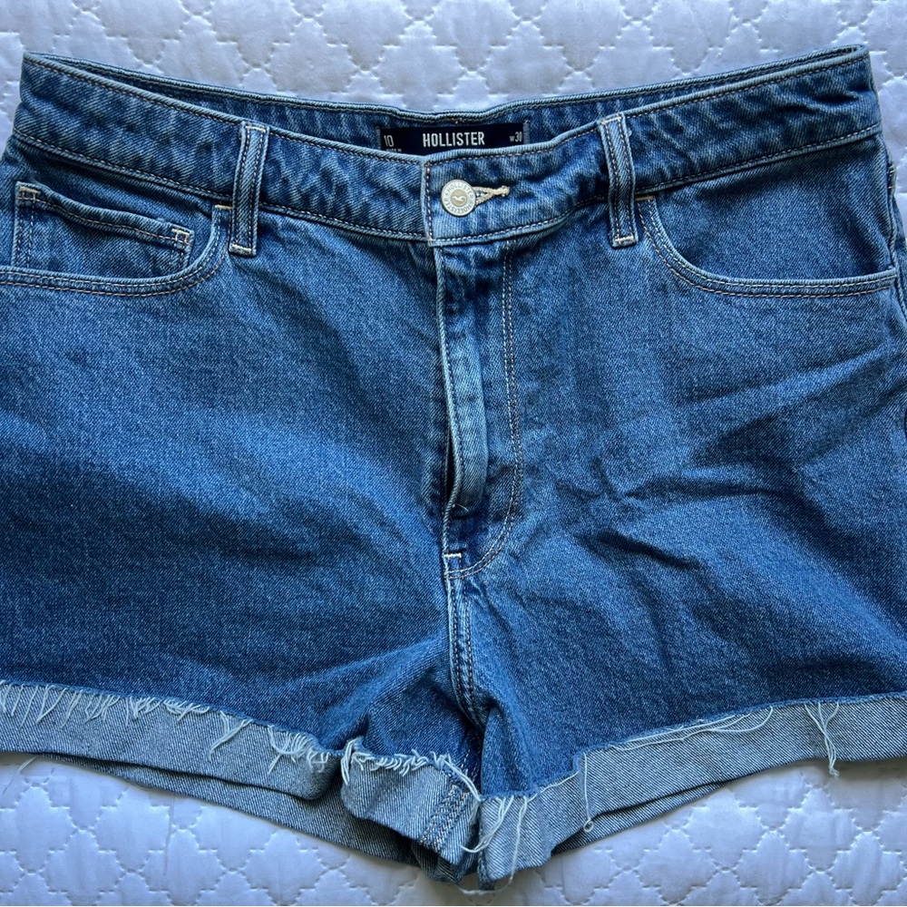 HOLLISTER Ultra High Rise Mom Short